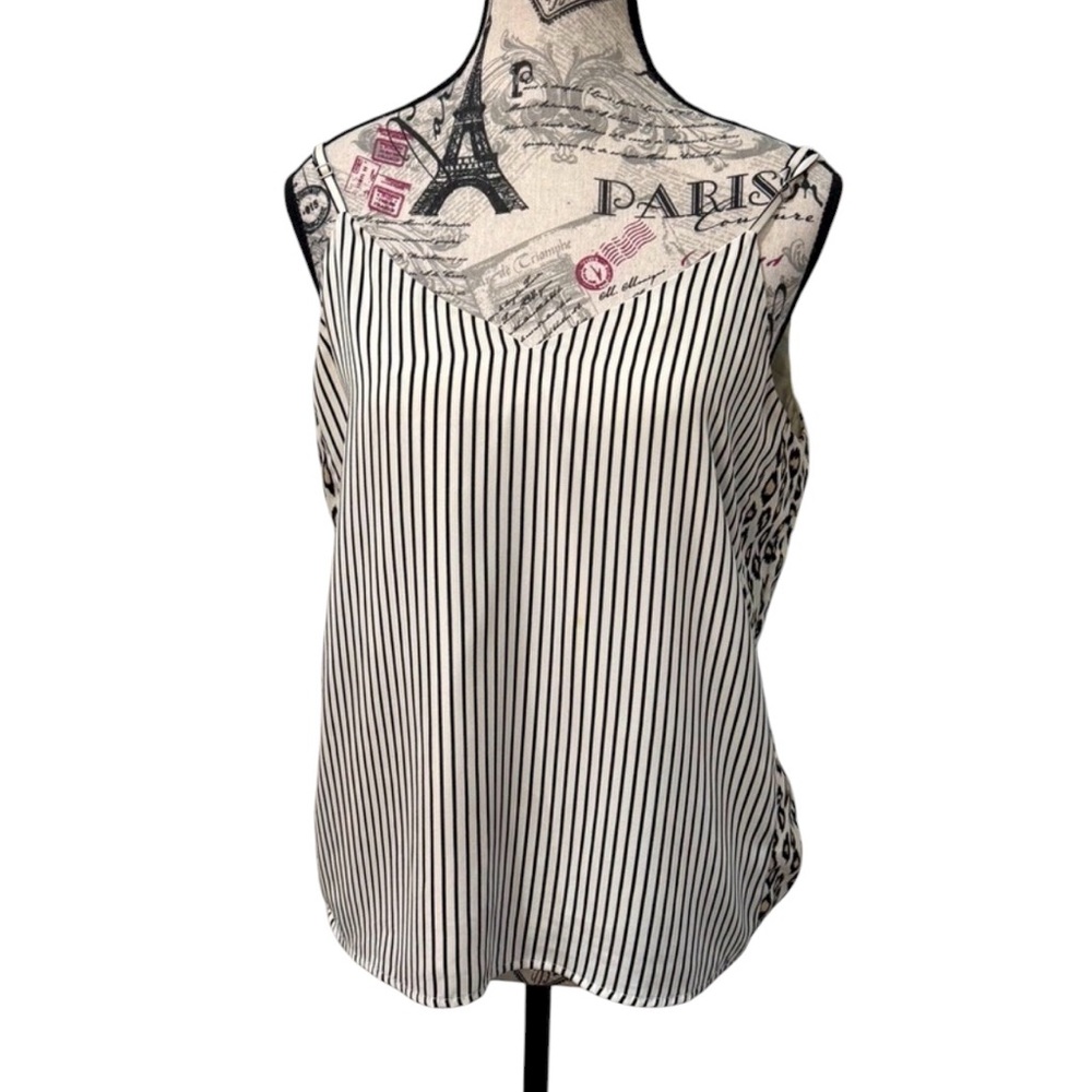 Skies Are Blue Black and cream striped animal print Tank top size Medium